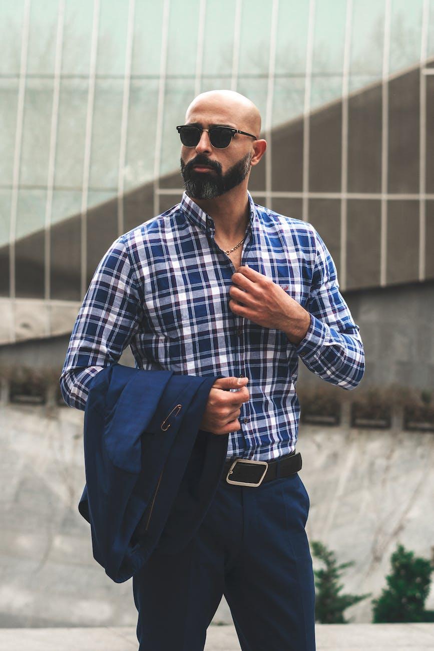 photo of man wearing black shades